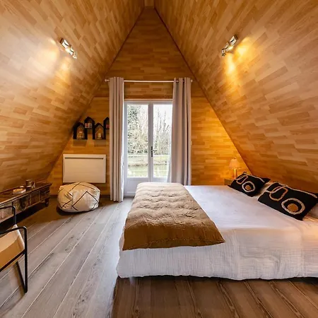 Les De Malbrough אכסניה *