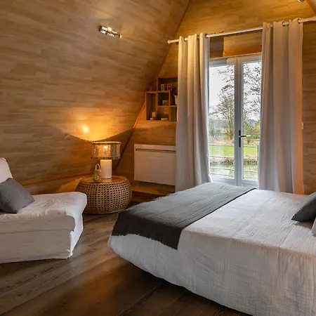 אכסניה Les De Malbrough איירה-סור-לה-ליס