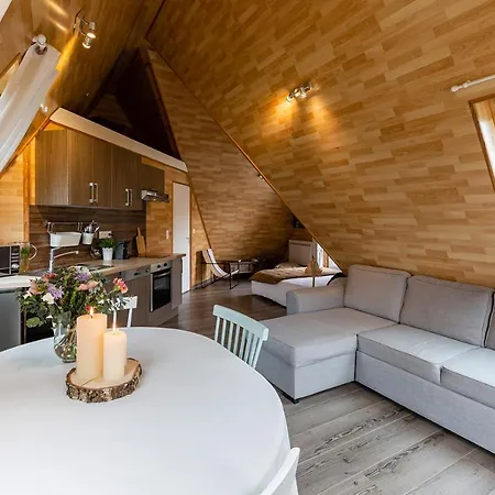 Les De Malbrough אכסניה