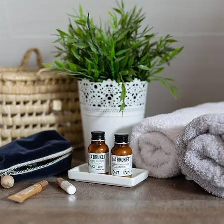 אכסניה Les De Malbrough *