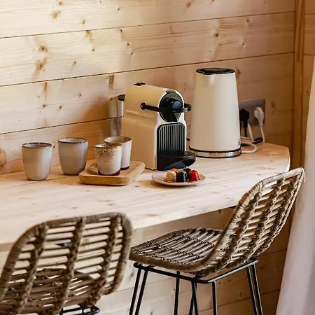 אכסניה Les De Malbrough איירה-סור-לה-ליס