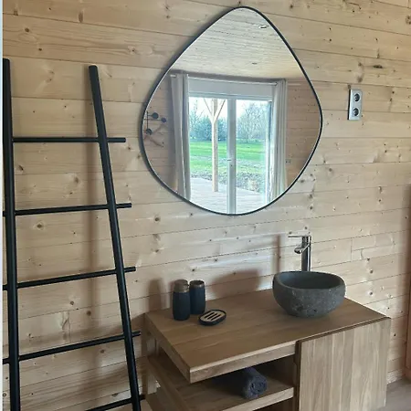 אכסניה Les De Malbrough איירה-סור-לה-ליס