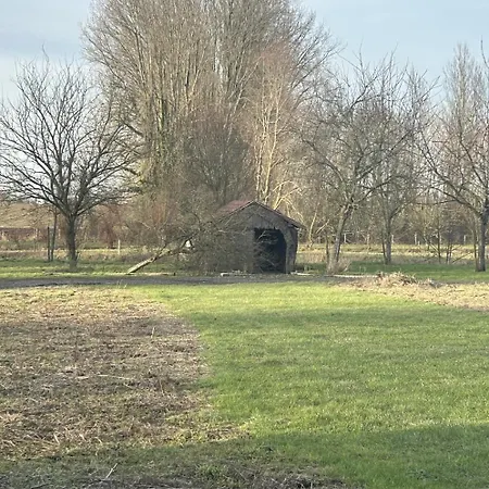 אכסניה Les De Malbrough *