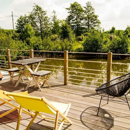 אכסניה Les De Malbrough *